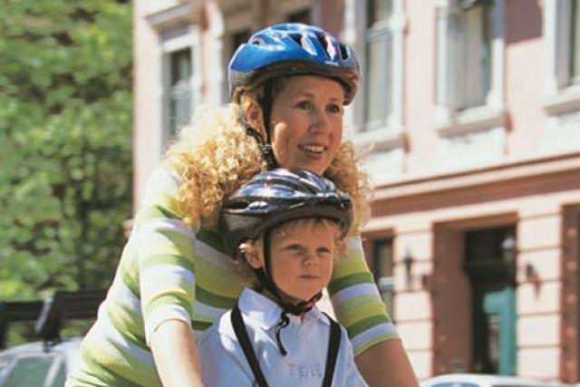 Как научиться взрослому кататься на велосипеде: методика обучения